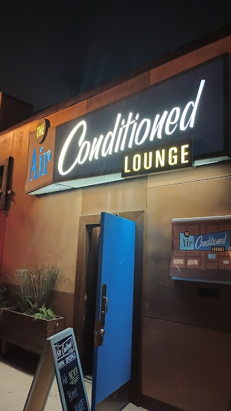 AIR CONDITIONED Lounge