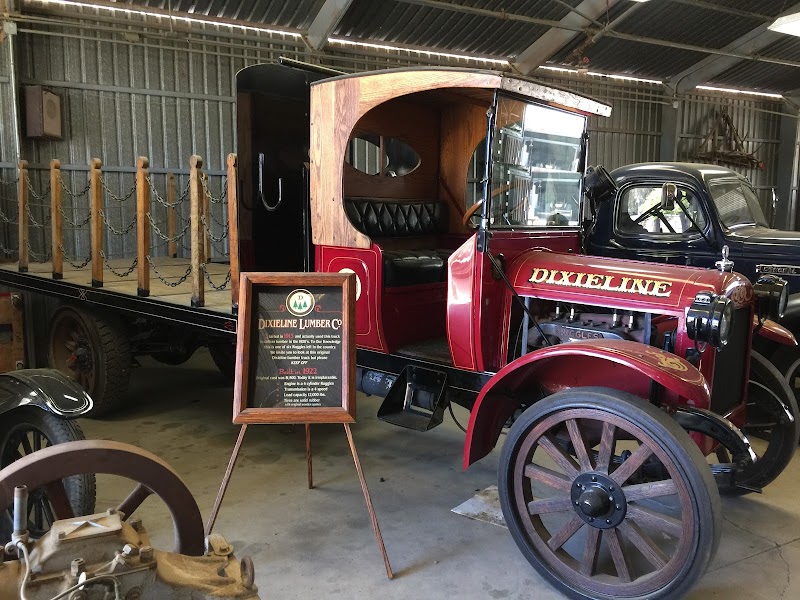 Antique Gas & Steam Engine Museum