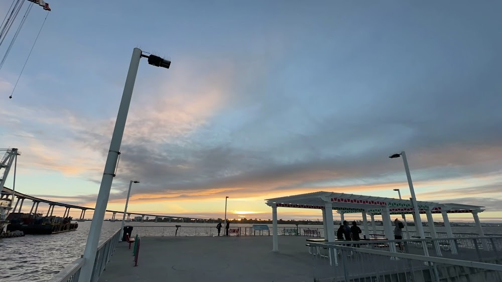 Cesar Chavez Park Public Pier 16