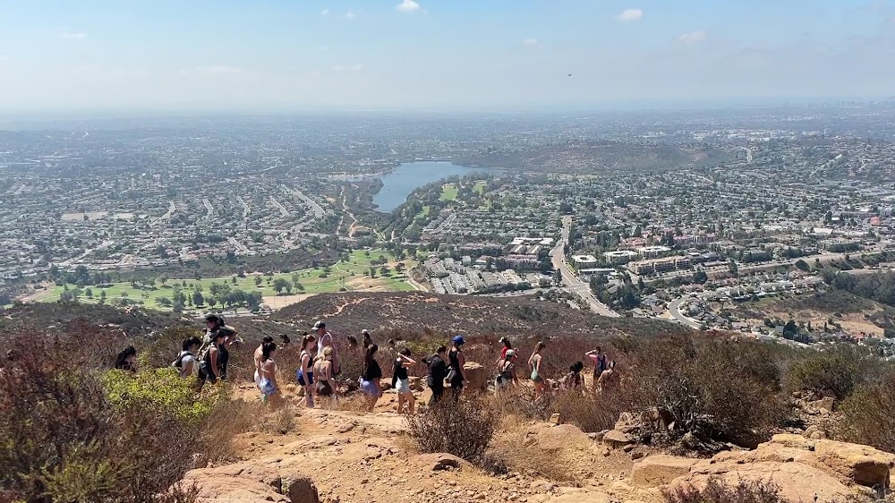 Cowles Mountain Trailhead
