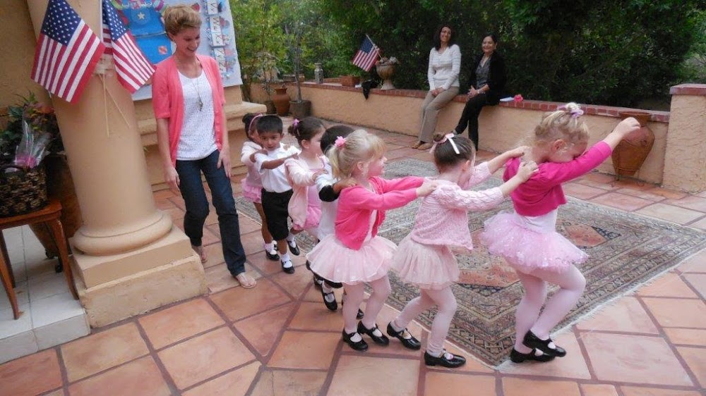 DayCare/Riffi's Montessori Day Care