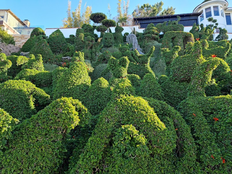 Harper's Topiary Garden
