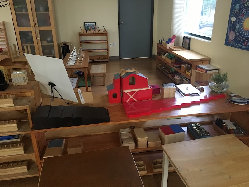 Kinderhouse Montessori School