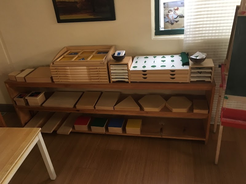 Kinderhouse Montessori School