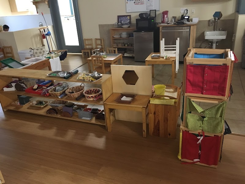 Kinderhouse Montessori School