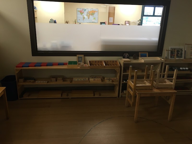 Kinderhouse Montessori School