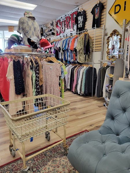 Kit N Caboodle Thrift Store