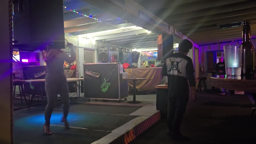 Larry's Beach Club