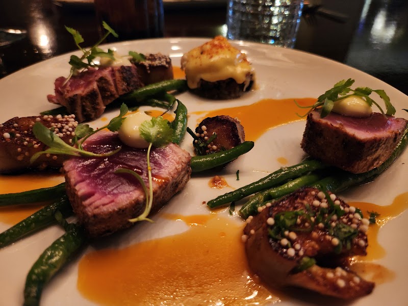 MARKET Restaurant + Bar