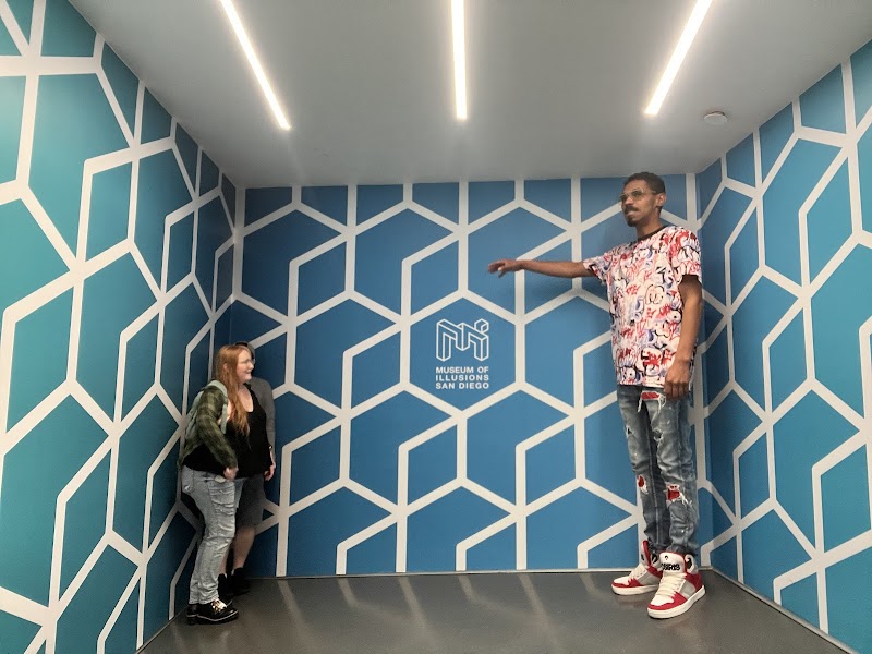 Museum of Illusions - San Diego