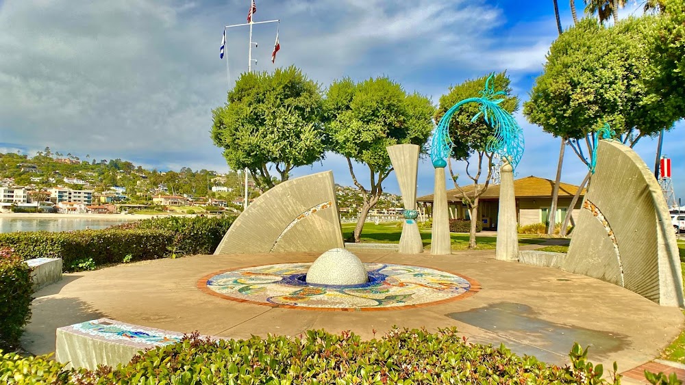 Public Art "Pearl Of The Pacific"