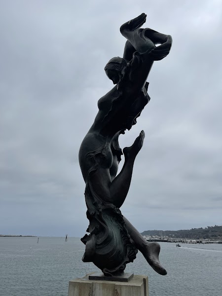 Public Art "Pearl Of The Pacific"