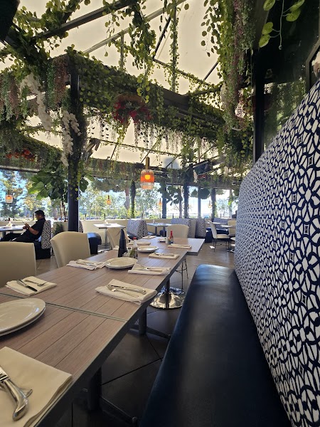 Sammy's Restaurant & Bar