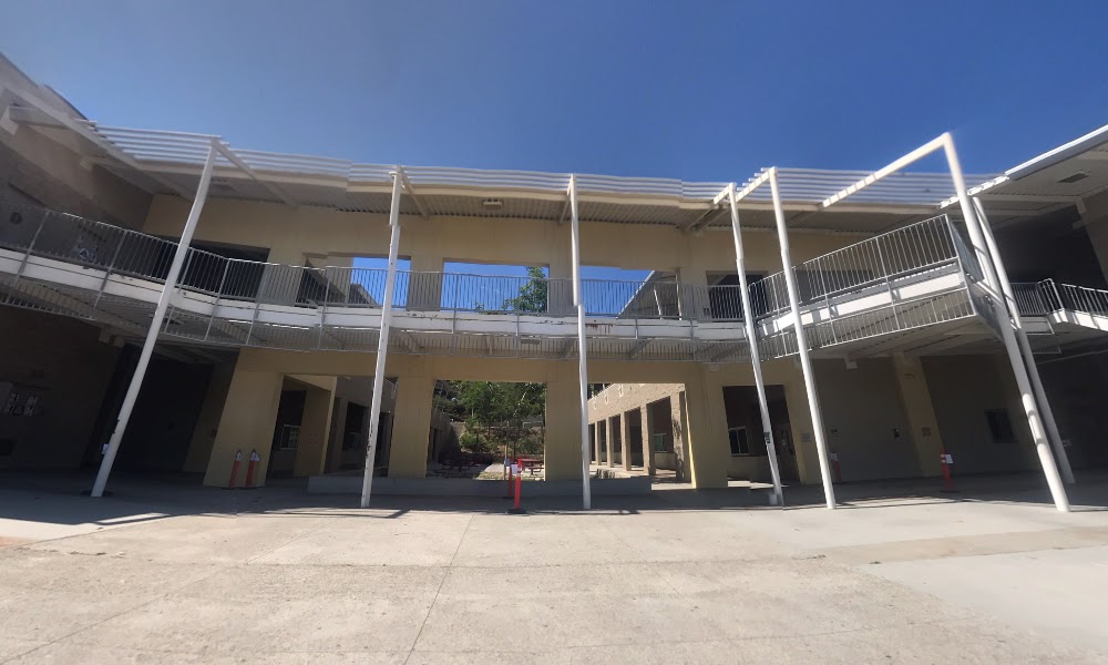 School (Mhhs)