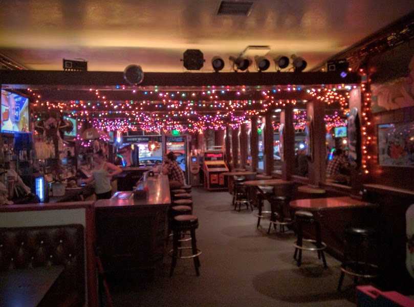 Thrusters Lounge